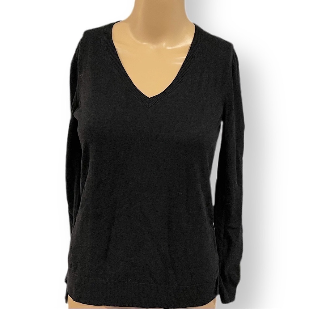 Old Navy sweater black v-neck long sleeve XS